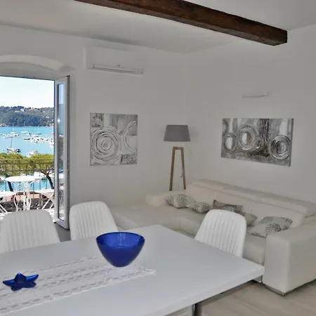 The View Of The Sea * Lerici