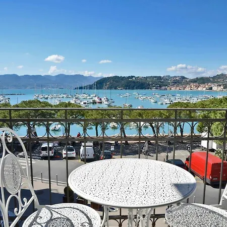 The View Of The Sea Daire *